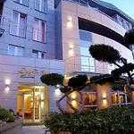 Delfin Aparthotel 3*