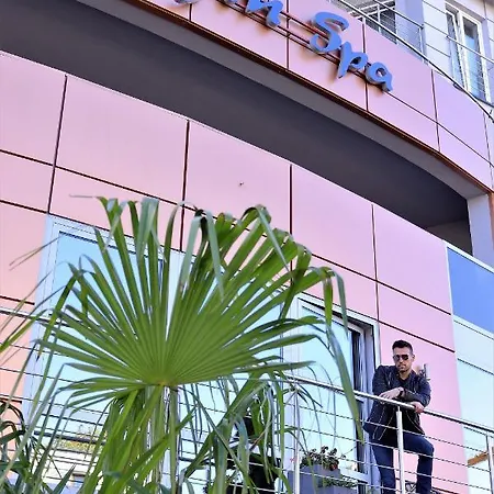 Delfin アパートホテル 3*