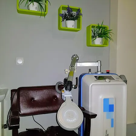 Delfin アパートホテル