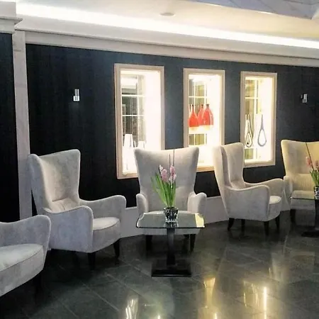 Apartahotel Delfin 3*