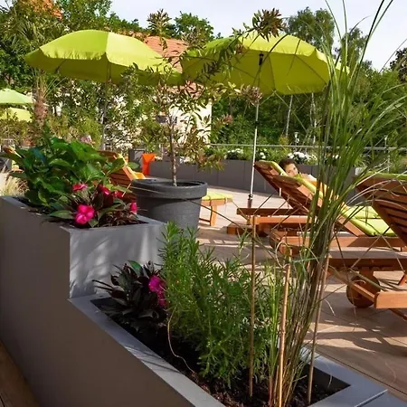 アパートホテル Delfin