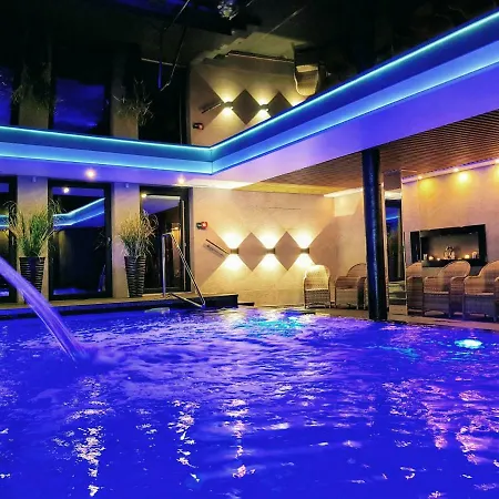 Delfin Apartahotel 3*
