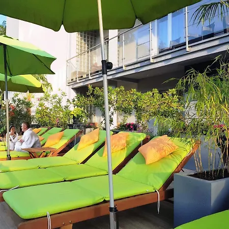 アパートホテル Delfin