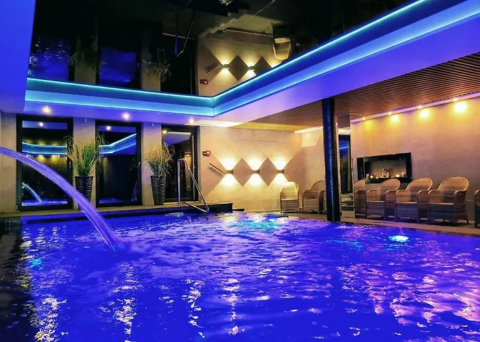 Delfin Ξενοδοχείο με διαμερίσματα 3*